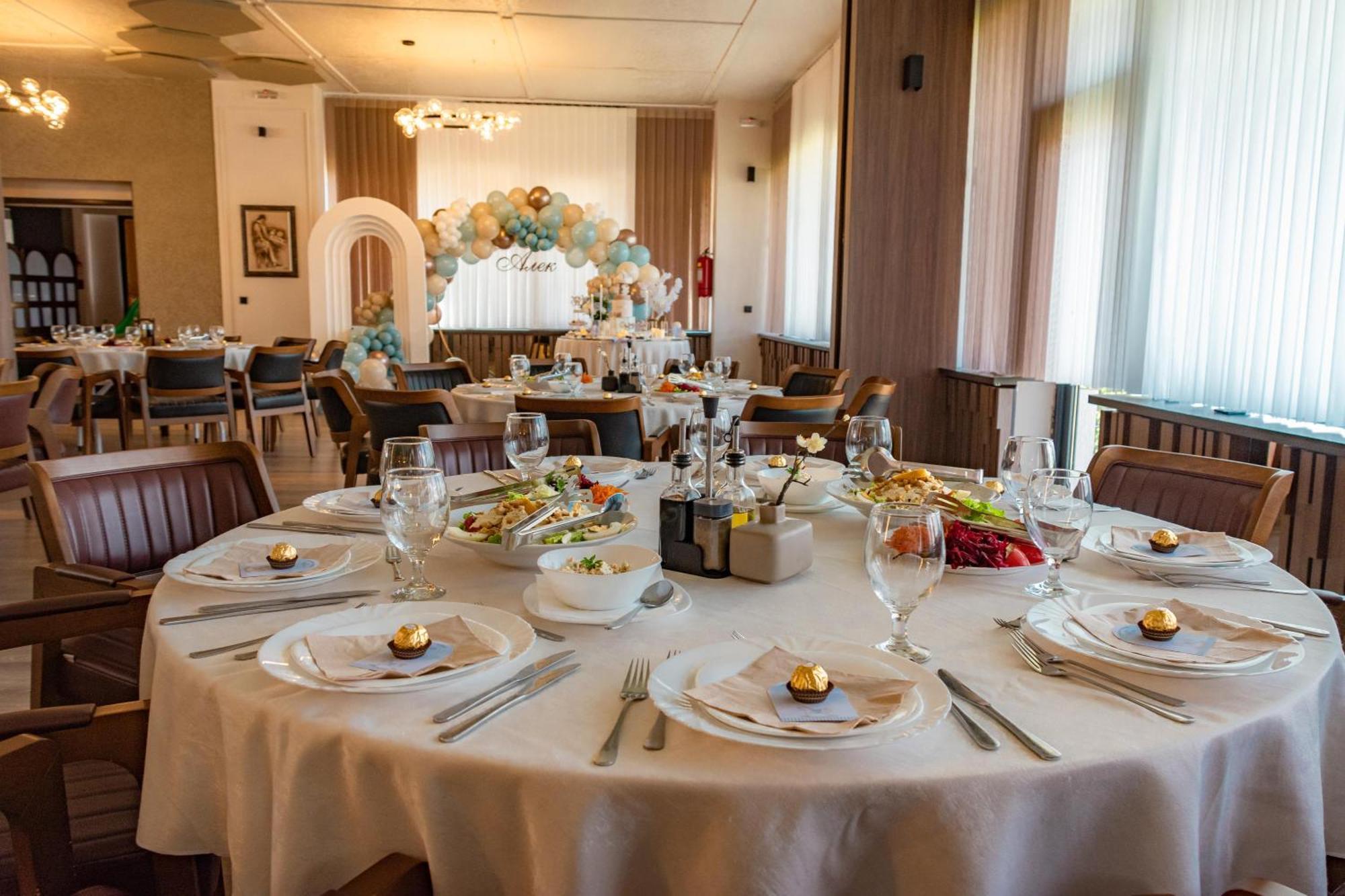 Hotel Montana Palace Kruševo Buitenkant foto