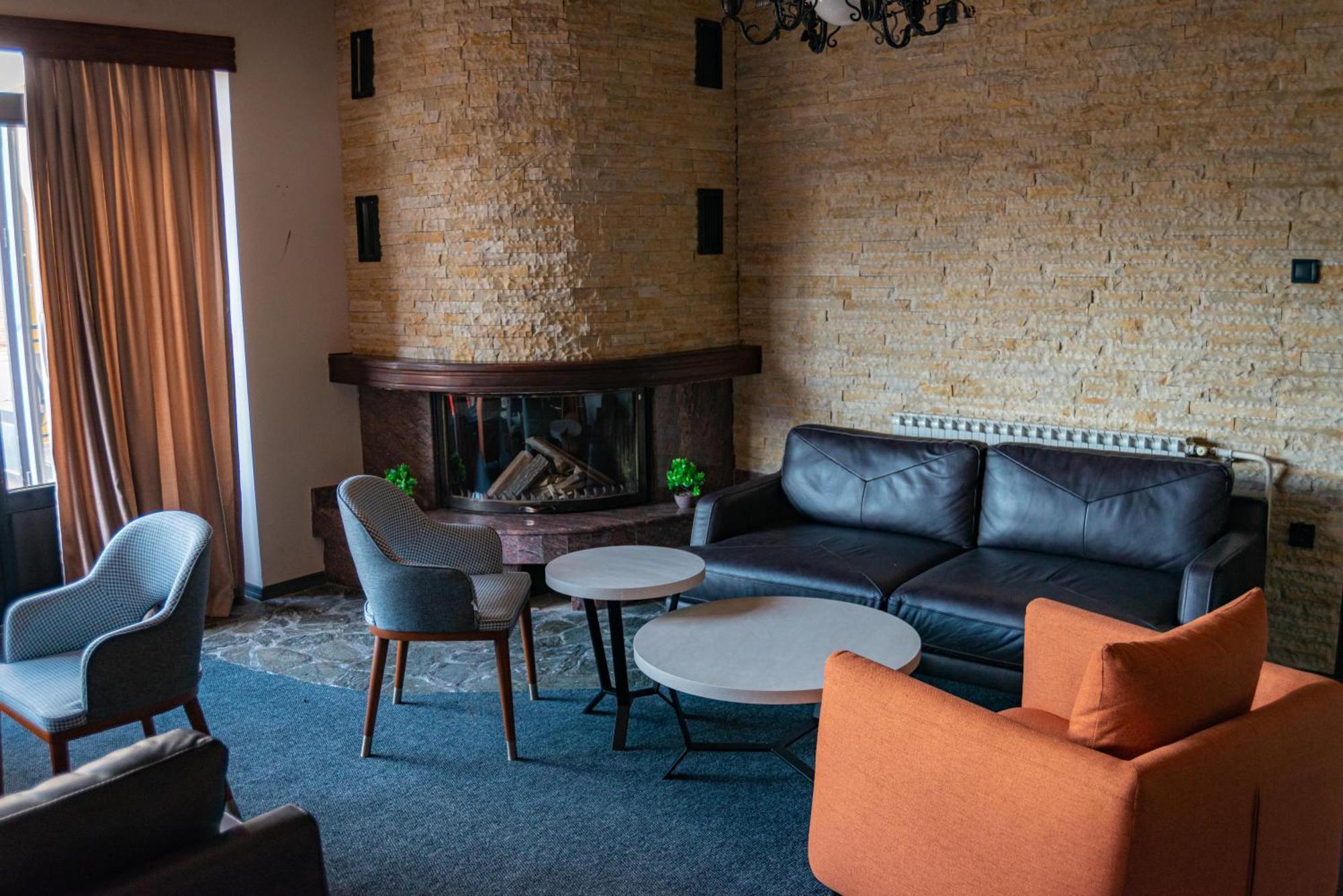Hotel Montana Palace Kruševo Buitenkant foto