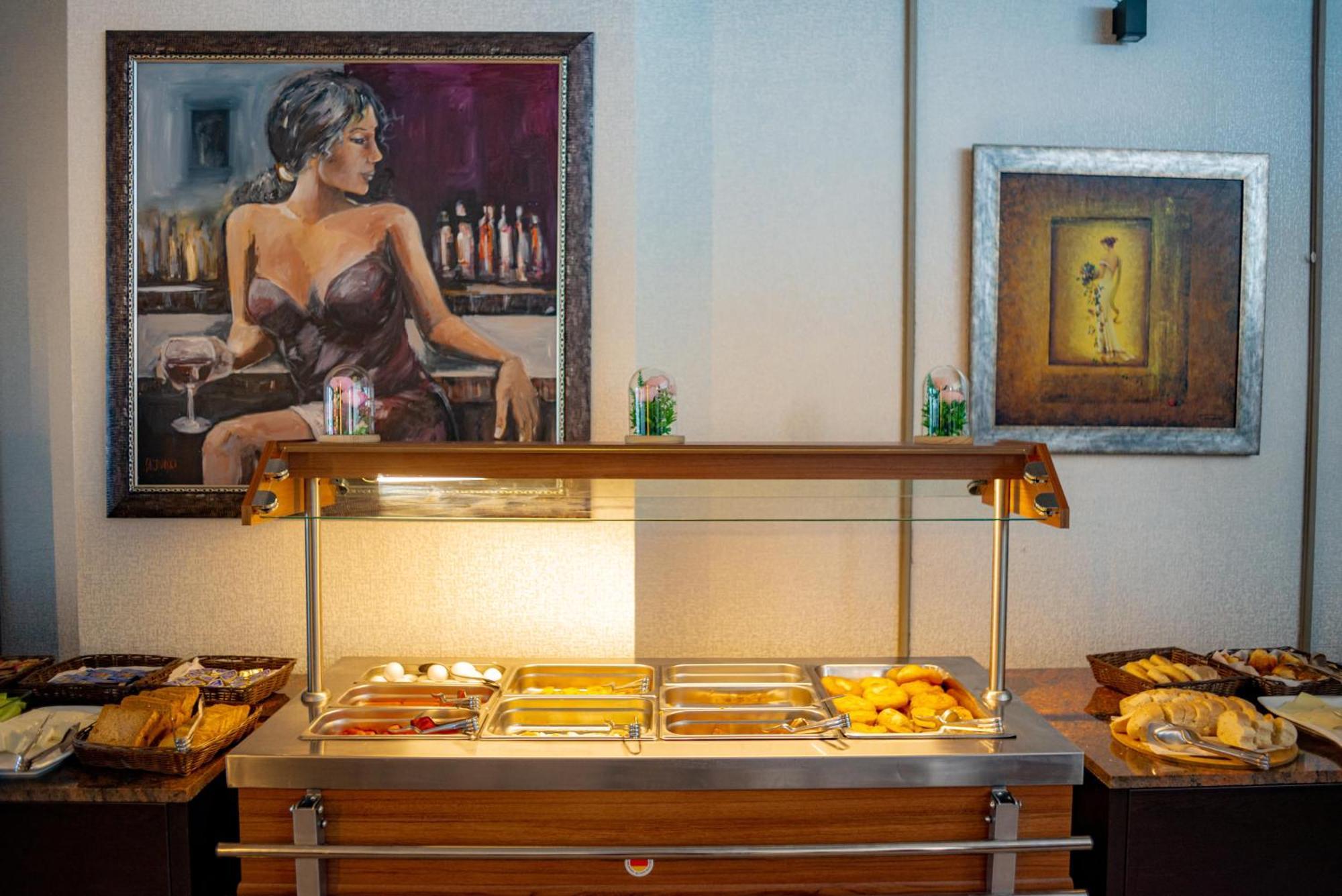 Hotel Montana Palace Kruševo Buitenkant foto